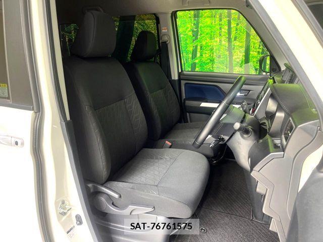 Toyota ROOMY 2019-12 7562764-8