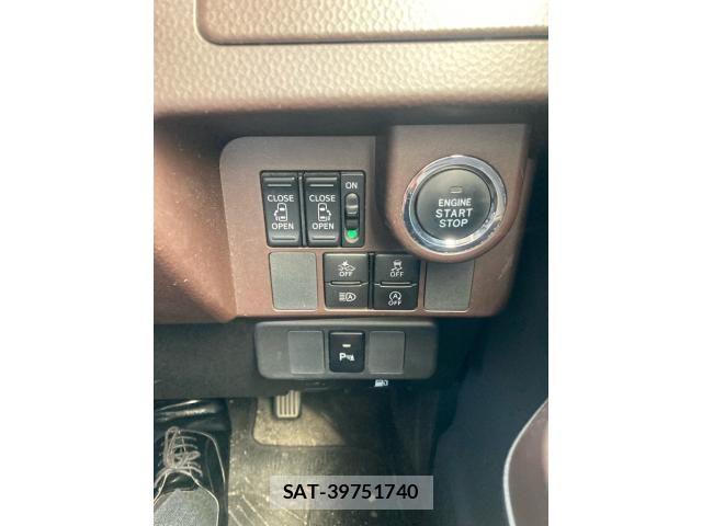 Toyota ROOMY 2019-07 7619643-14