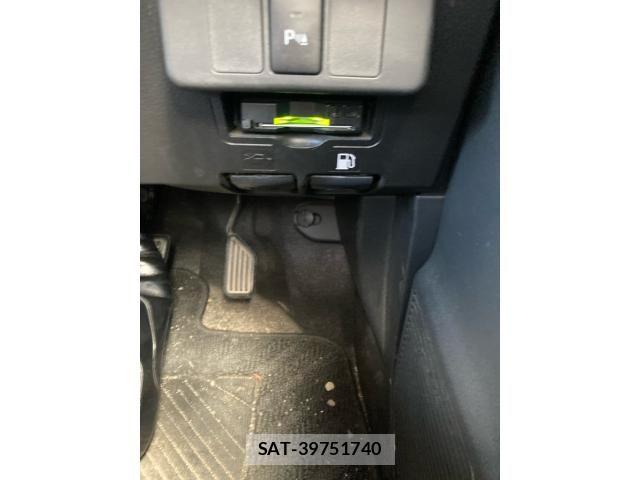 Toyota ROOMY 2019-07 7619643-15