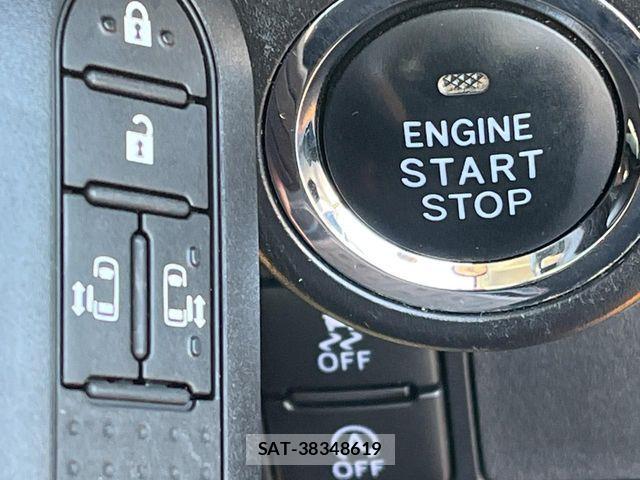 Toyota ROOMY 2017-06 7619641-7