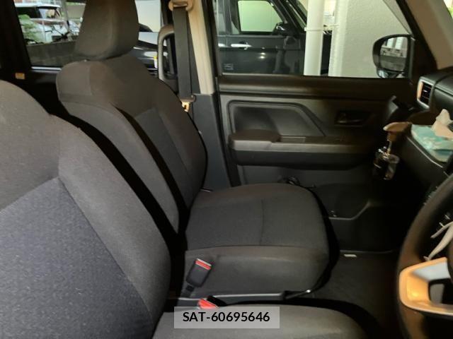 Toyota ROOMY 2021-07 7619609-13