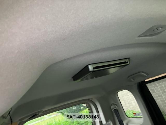 Toyota ROOMY 2017-02 7619642-15