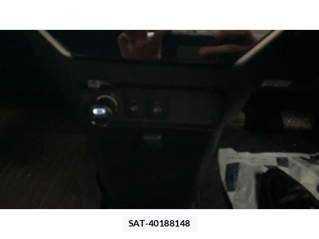 Toyota ROOMY 2017-02 7619642-21