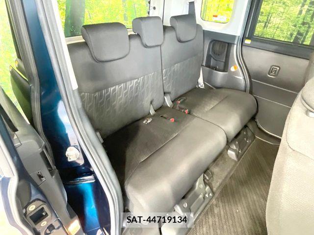 Toyota ROOMY 2017-08 7619628-8