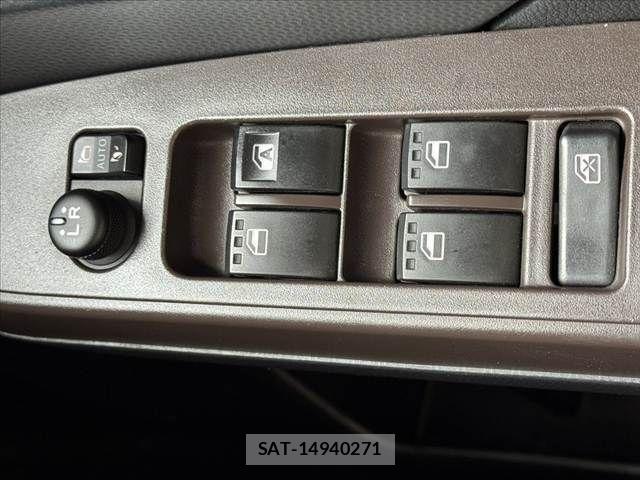 Toyota ROOMY 2017-01 7619644-24