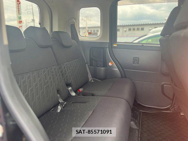 Toyota ROOMY 2018-08 7619617-9