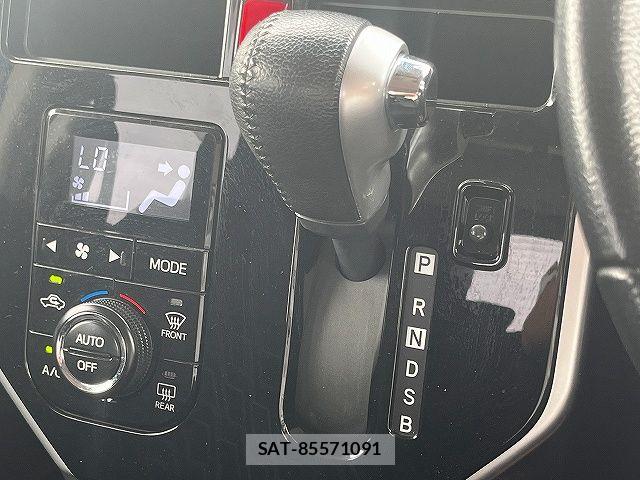Toyota ROOMY 2018-08 7619617-19