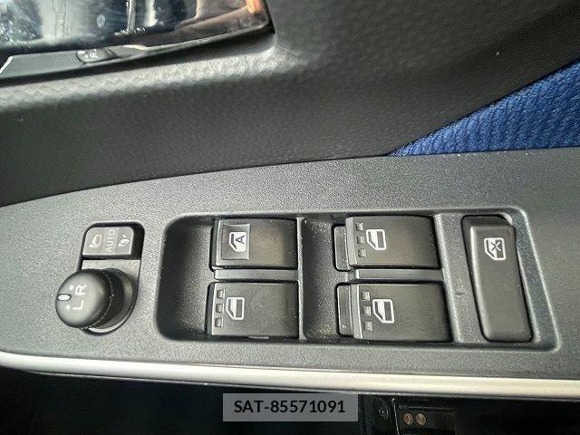 Toyota ROOMY 2018-08 7619617-21