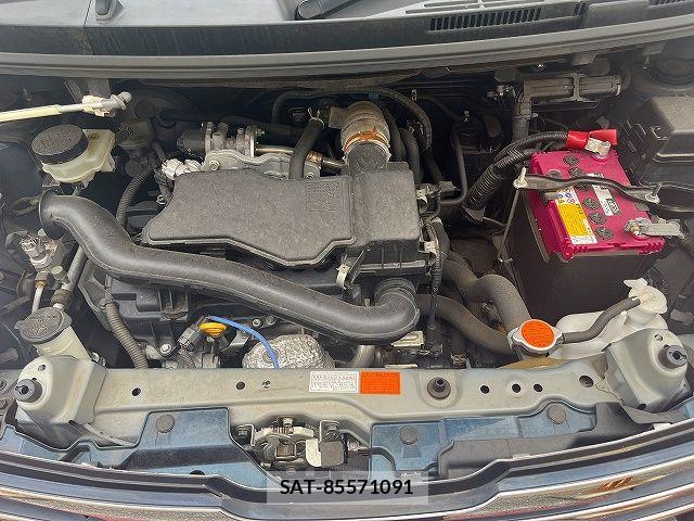 Toyota ROOMY 2018-08 7619617-27