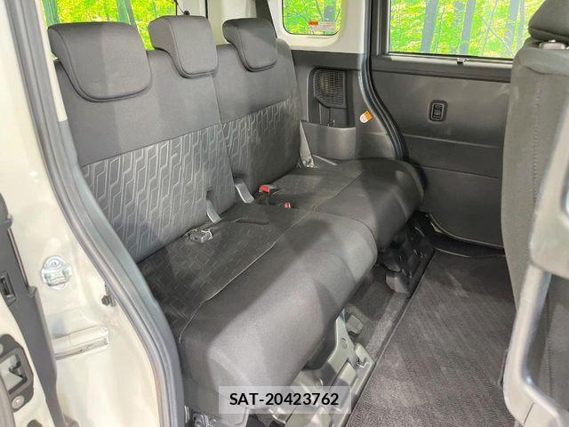 Toyota ROOMY 2019-01 7619635-9