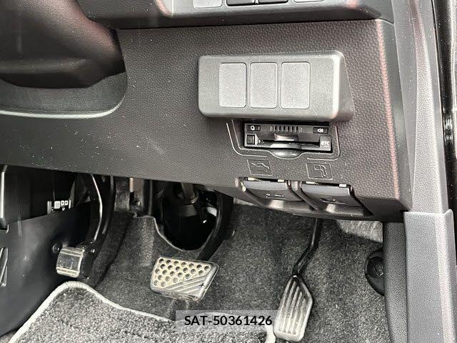 Toyota ROOMY 2017-02 7903321-15
