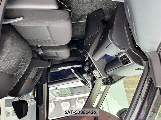 Toyota ROOMY 2017-02 7903321-18