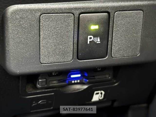 Toyota ROOMY 2018-12 7903323-24