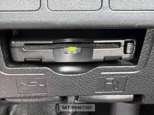 Toyota ROOMY 2017-09 7903325-6