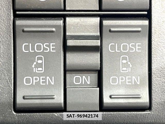 Toyota ROOMY 2022-01 7963587-4