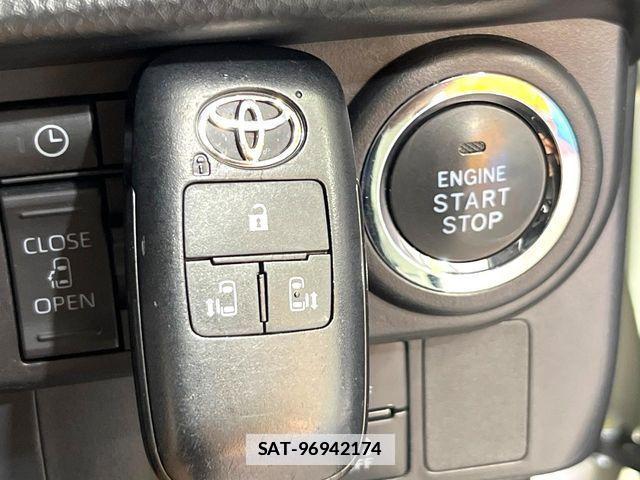 Toyota ROOMY 2022-01 7963587-6