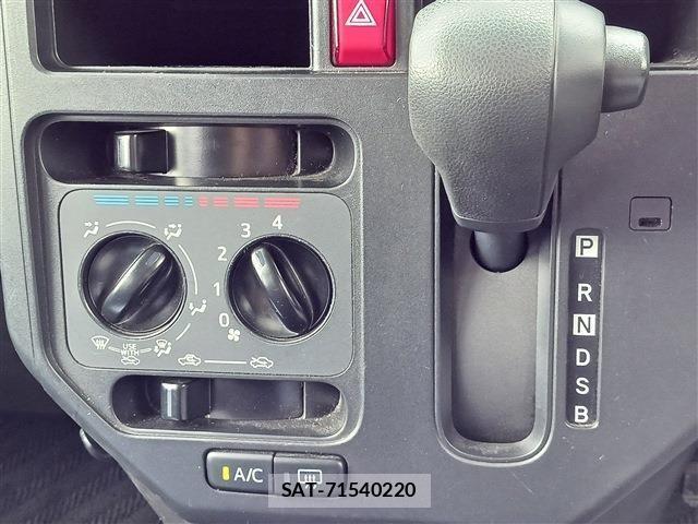 Toyota ROOMY 2021-07 7980869-6