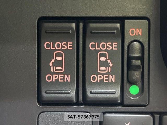 Toyota ROOMY 2018-02 7980878-5