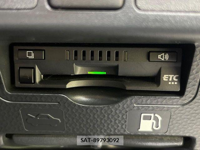 Toyota ROOMY 2023-08 8037966-6