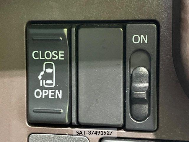 Toyota ROOMY 2019-09 8037975-7