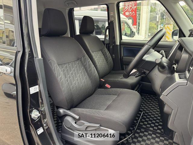 Toyota ROOMY 2020-02 8075391-23