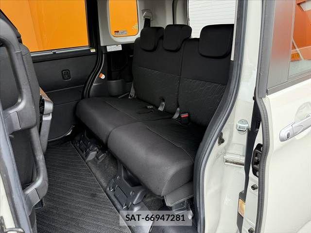 Toyota ROOMY 2018-09 8101616-17