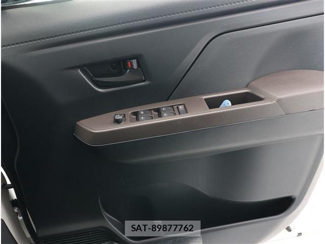 Toyota ROOMY 2024-07 8101613-5