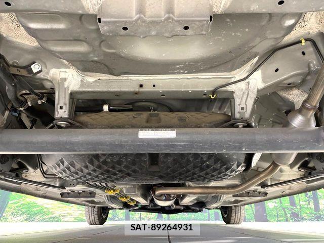 Toyota ROOMY 2021-02 8101612-18