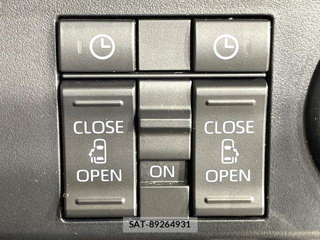Toyota ROOMY 2021-02 8101612-4