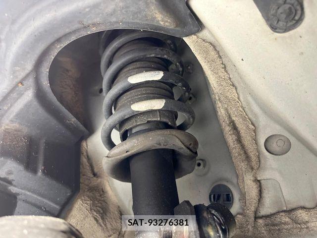 Toyota ROOMY 2017-09 8101640-18