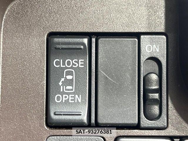 Toyota ROOMY 2017-09 8101640-4