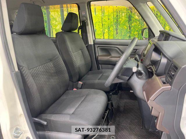 Toyota ROOMY 2017-09 8101640-7