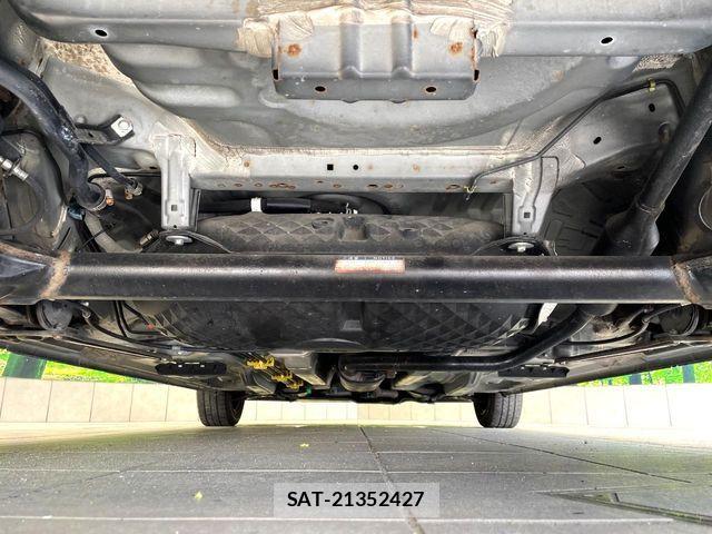 Toyota ROOMY 2018-03 8101633-18