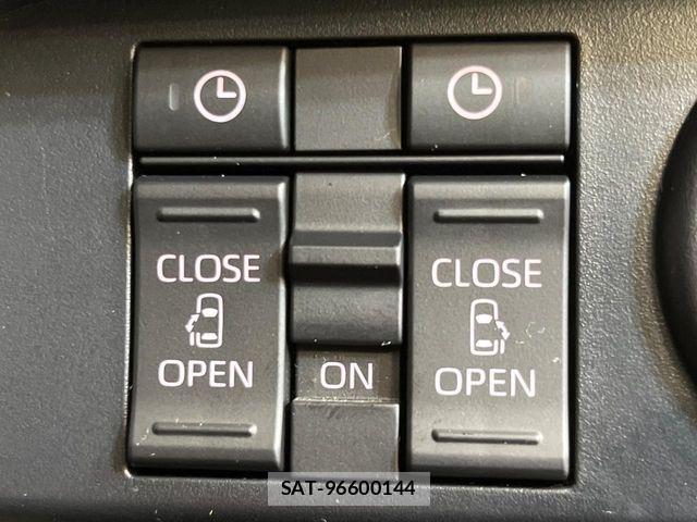 Toyota ROOMY 2022-03 8101609-5