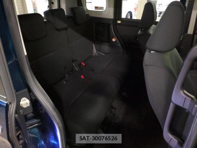 Toyota ROOMY 2017-09 8101620-21
