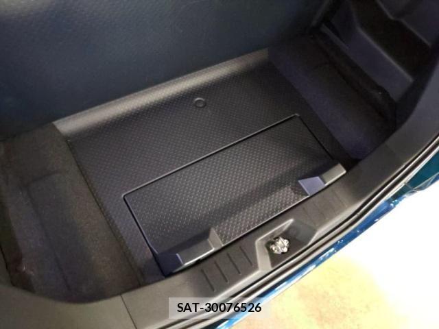 Toyota ROOMY 2017-09 8101620-27