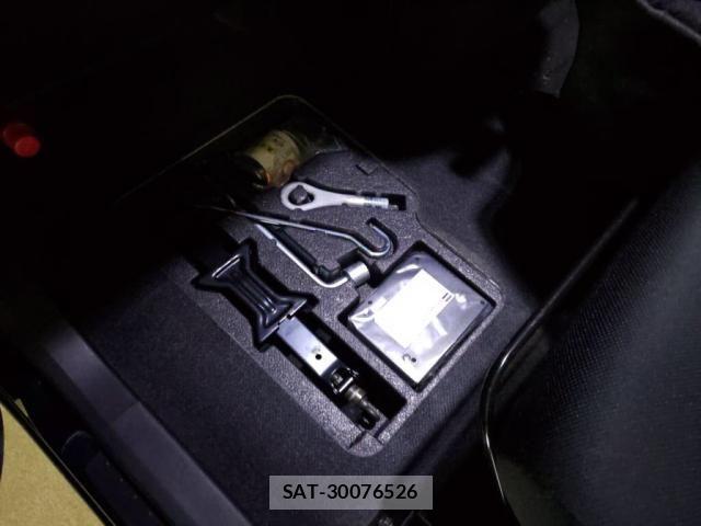 Toyota ROOMY 2017-09 8101620-29