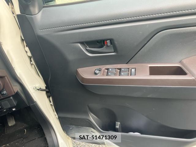 Toyota ROOMY 2020-08 8101641-10