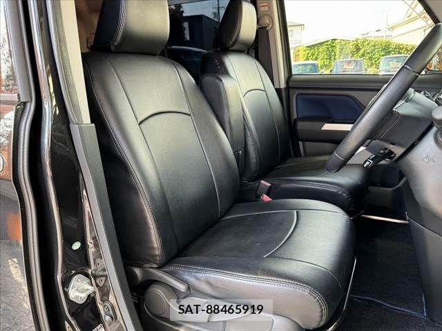 Toyota ROOMY 2017-10 8101631-14