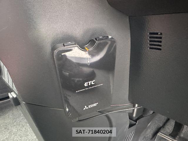 Toyota ROOMY 2022-07 8101630-17