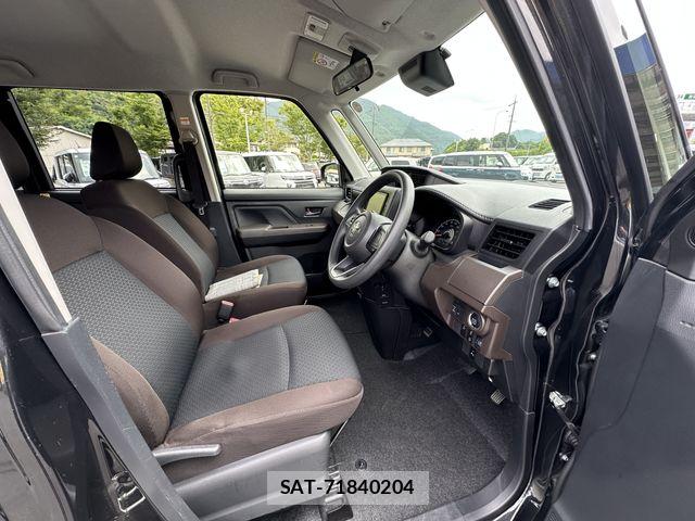Toyota ROOMY 2022-07 8101630-25