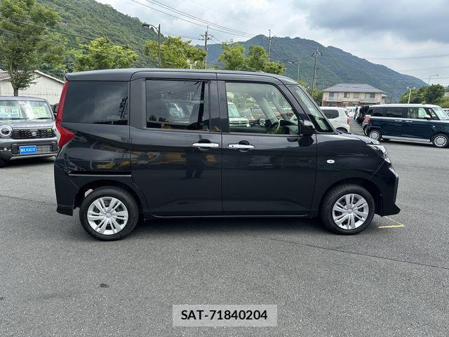 Toyota ROOMY 2022-07 8101630-3