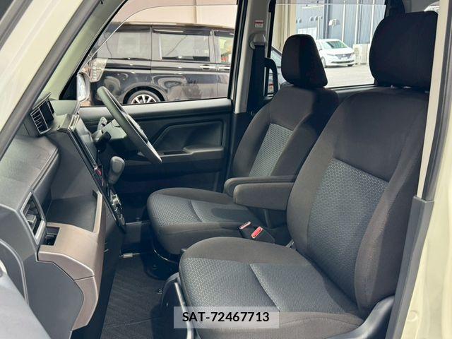 Toyota ROOMY 2025-04 8101608-17