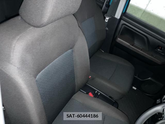 Toyota ROOMY 2020-11 8101617-9