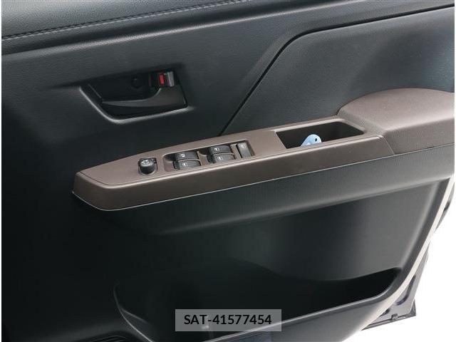 Toyota ROOMY 2024-07 8101614-5