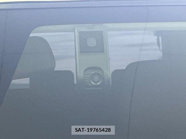 Toyota ROOMY 2022-06 8132114-6