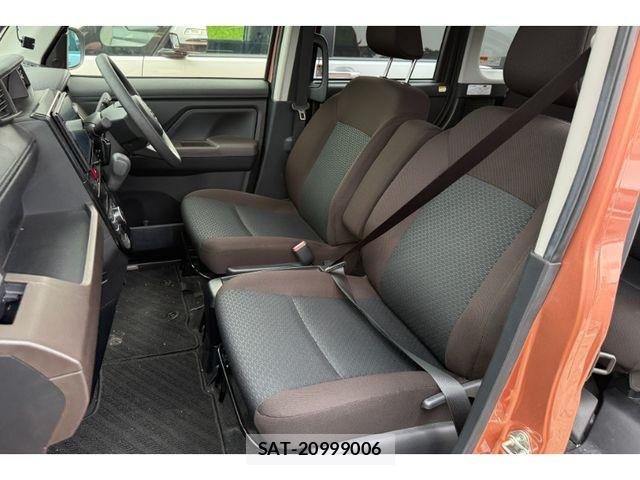 Toyota ROOMY 2021-12 8132139-17