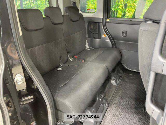 Toyota ROOMY 2018-05 8132131-8