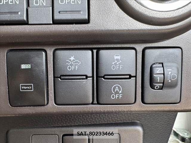 Toyota ROOMY 2021-03 8132123-26