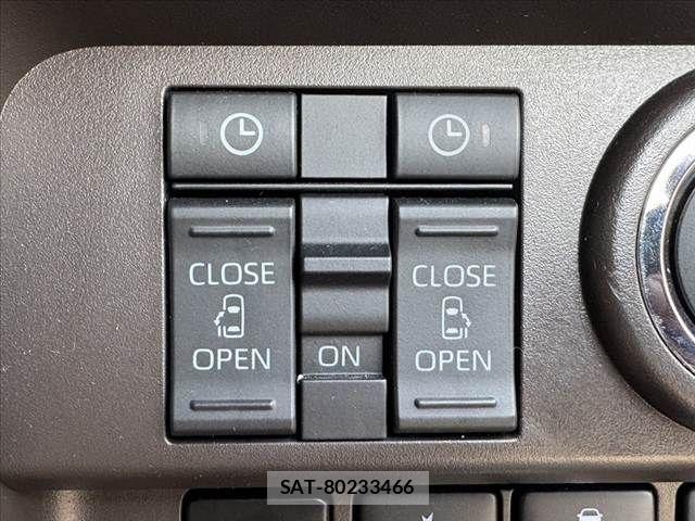 Toyota ROOMY 2021-03 8132123-4